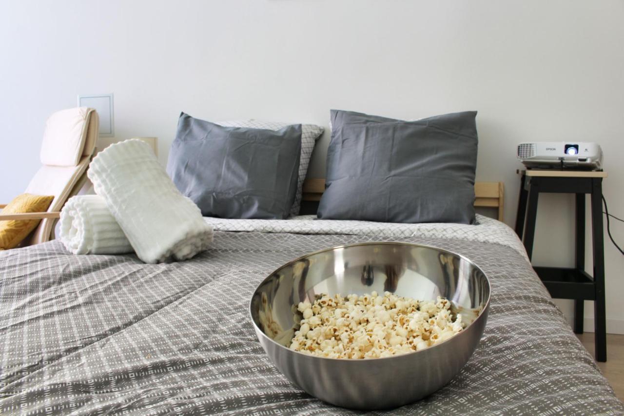 Studio Videoprojecteur & Popcorn - Proche Victoire Appartement Bordeaux Buitenkant foto